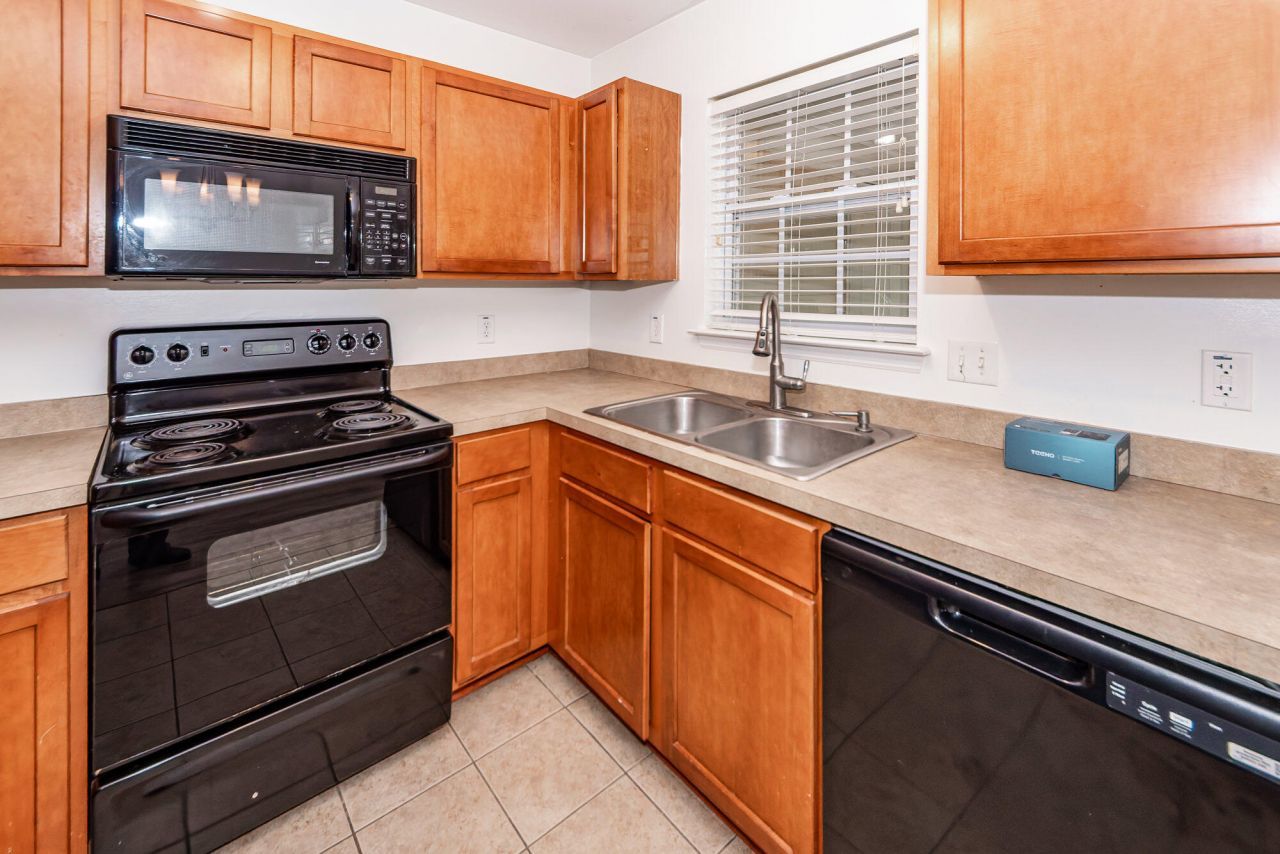 444 Doane Way Photo 9