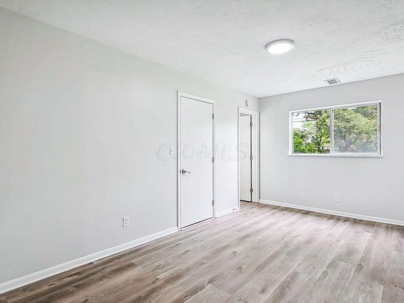 4980 Harbor Boulevard, Columbus, OH 43232 Photo 12