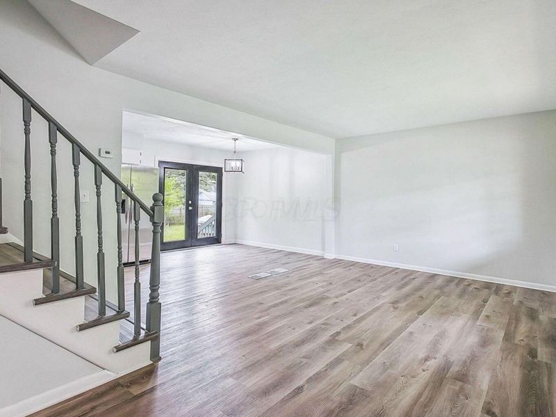 4980 Harbor Boulevard, Columbus, OH 43232 Photo 2