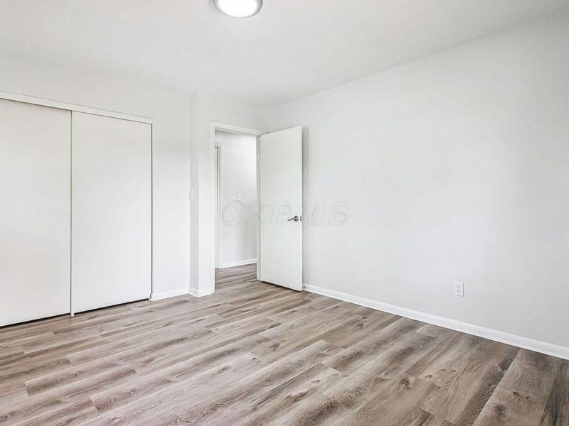 4980 Harbor Boulevard, Columbus, OH 43232 Photo 9