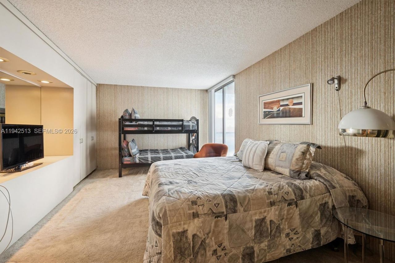 19707 Turnberry Way, Unit 14F, Aventura, FL 33180 Photo