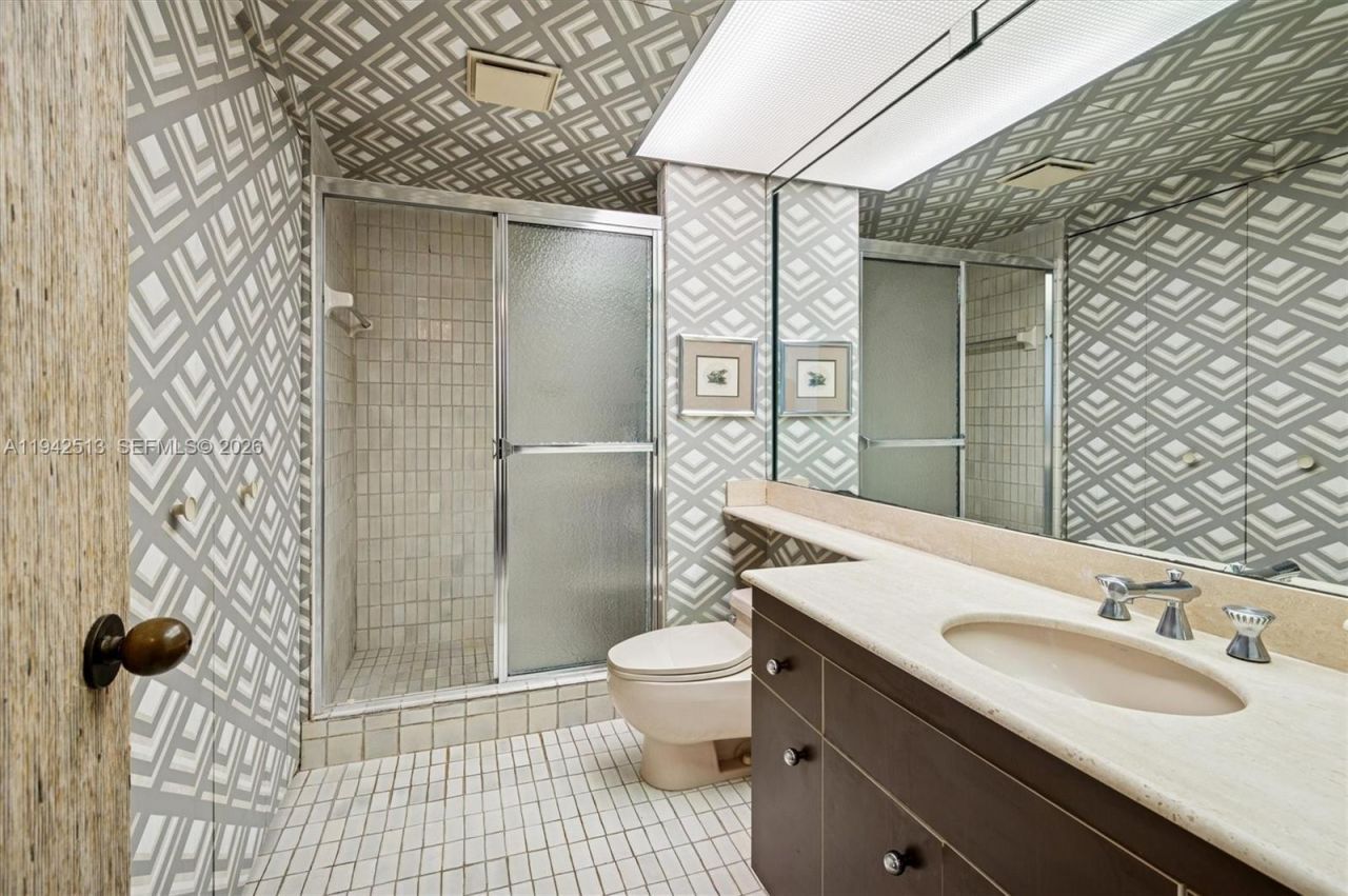 19707 Turnberry Way, Unit 14F, Aventura, FL 33180 Photo