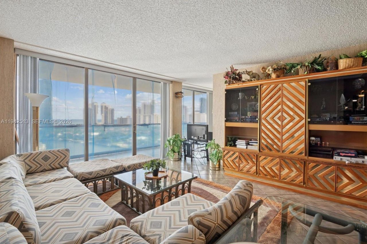 19707 Turnberry Way, Unit 14F, Aventura, FL 33180 Photo