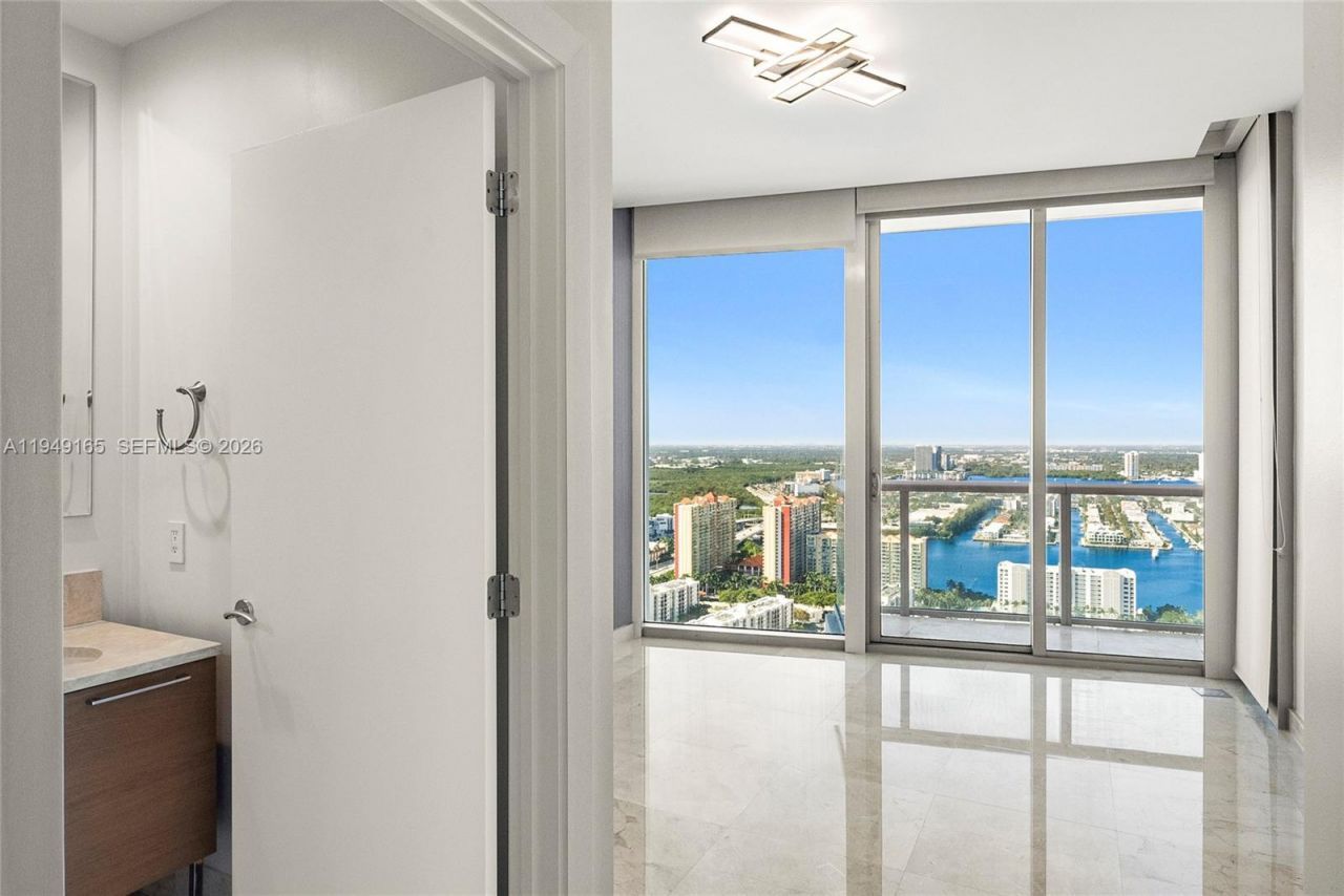 17001 Collins Ave, Unit 4208, Sunny Isles Beach, FL 33160 Photo