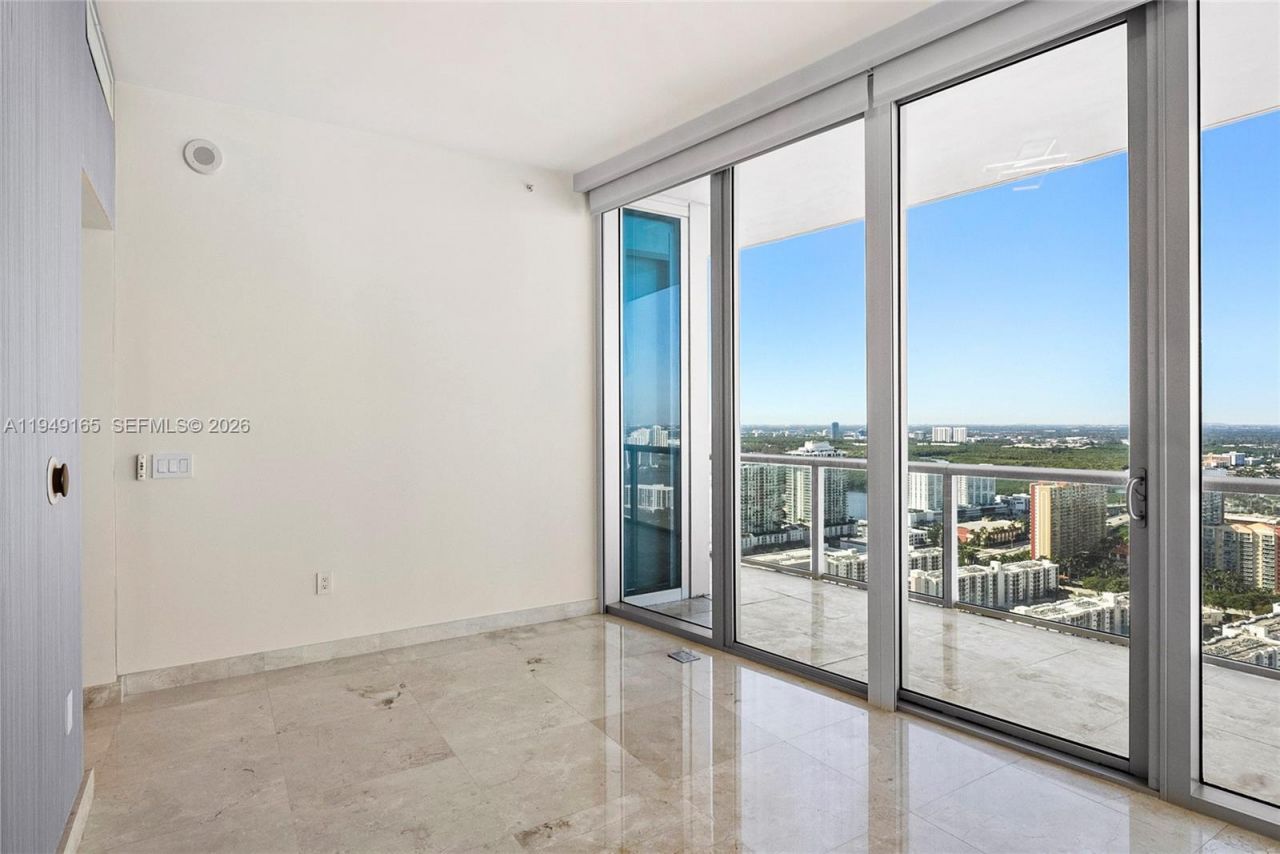 17001 Collins Ave, Unit 4208, Sunny Isles Beach, FL 33160 Photo