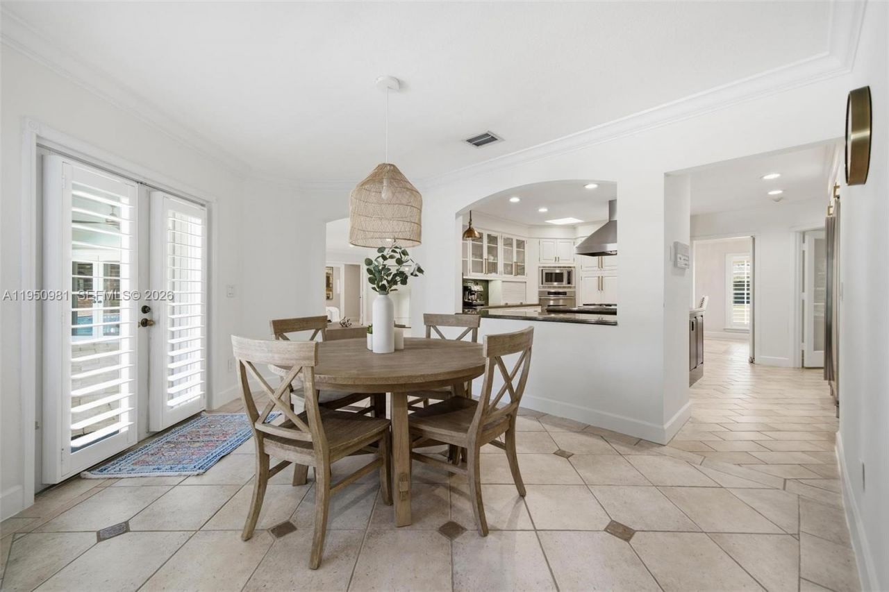 6801 SW 126th Ter, Pinecrest, FL 33156 Photo