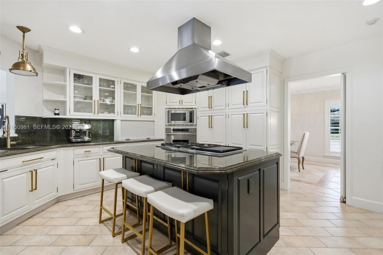 6801 SW 126th Ter, Pinecrest, FL 33156 Photo