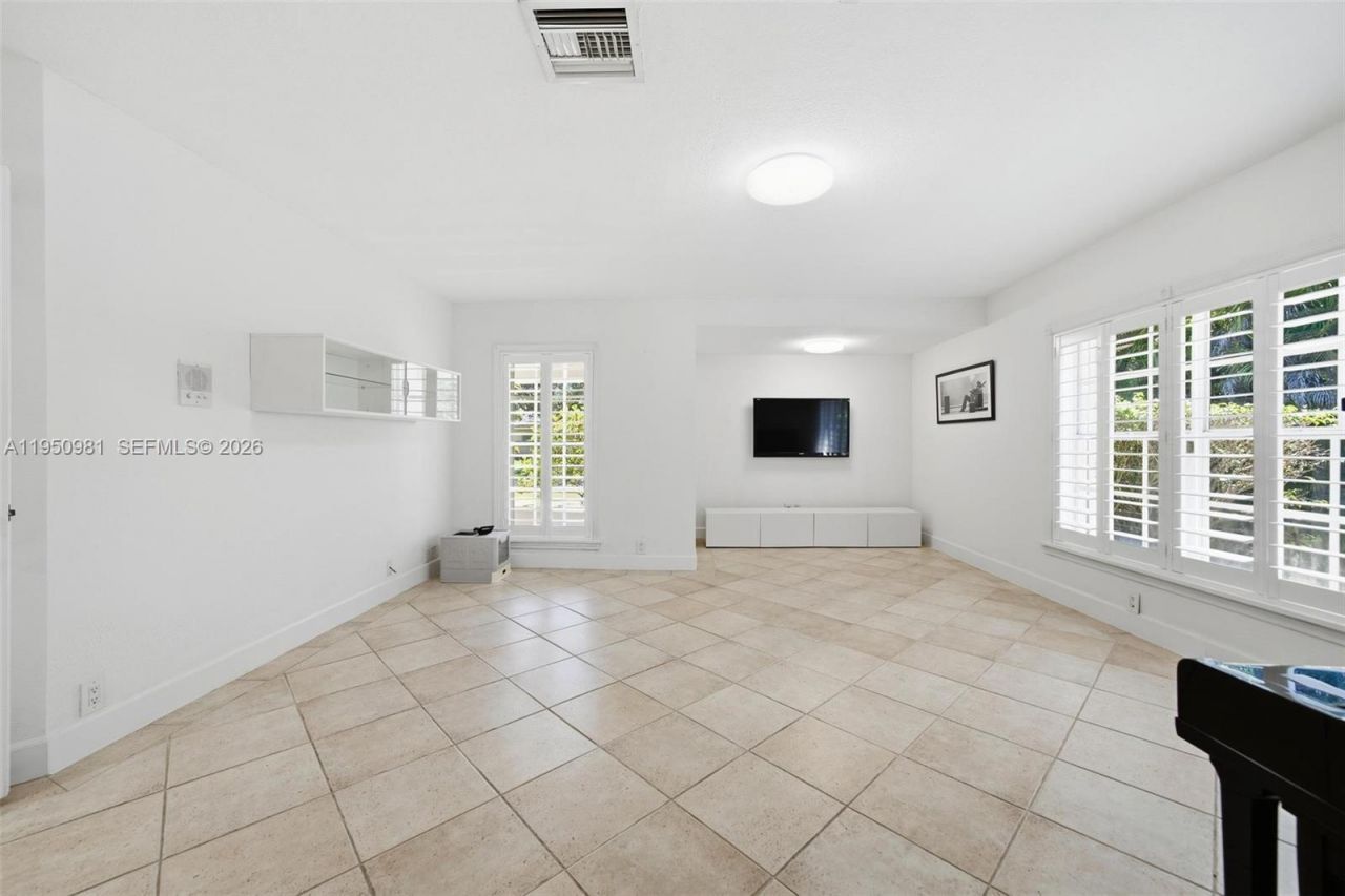 6801 SW 126th Ter, Pinecrest, FL 33156 Photo