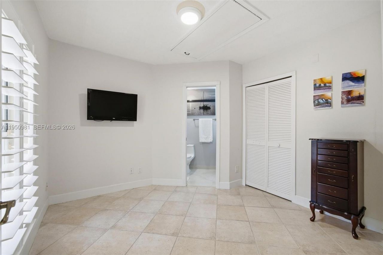 6801 SW 126th Ter, Pinecrest, FL 33156 Photo