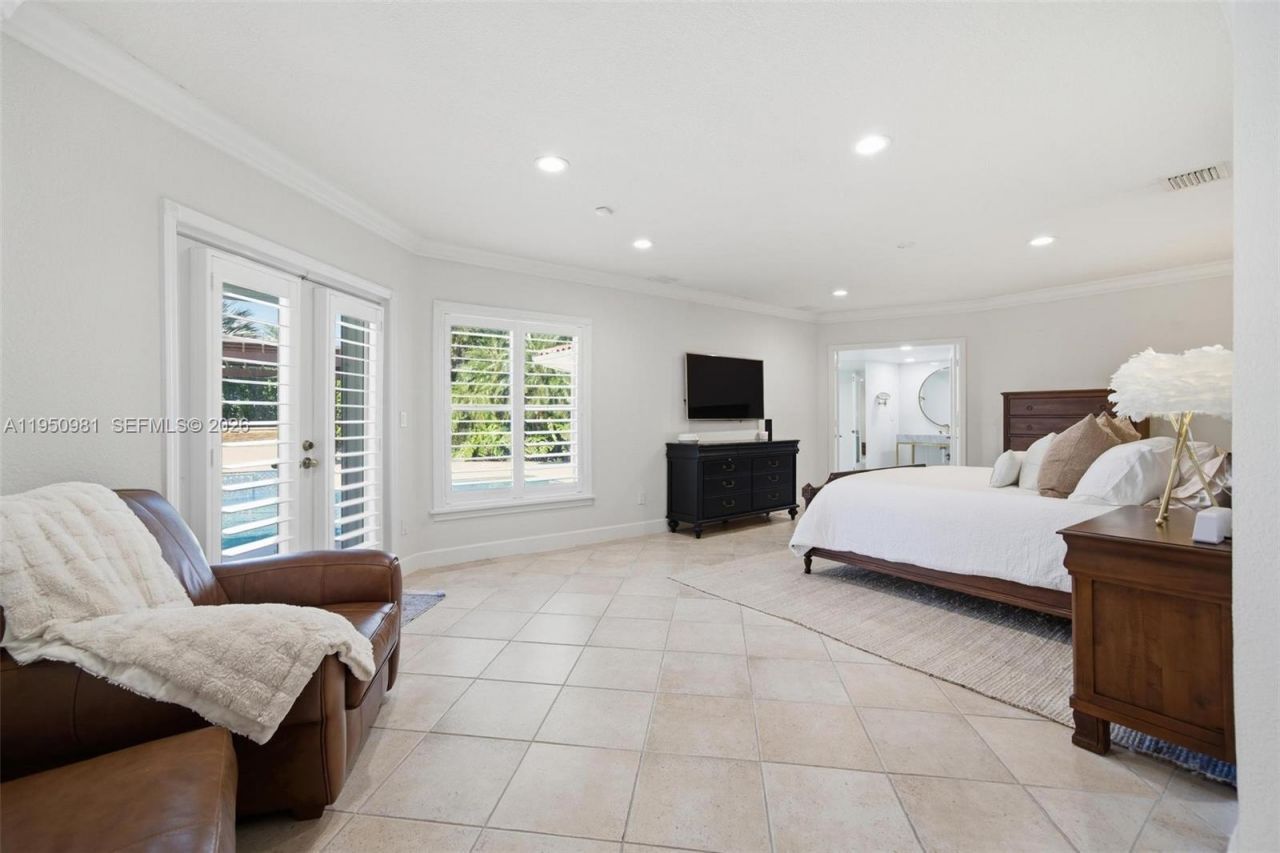 6801 SW 126th Ter, Pinecrest, FL 33156 Photo