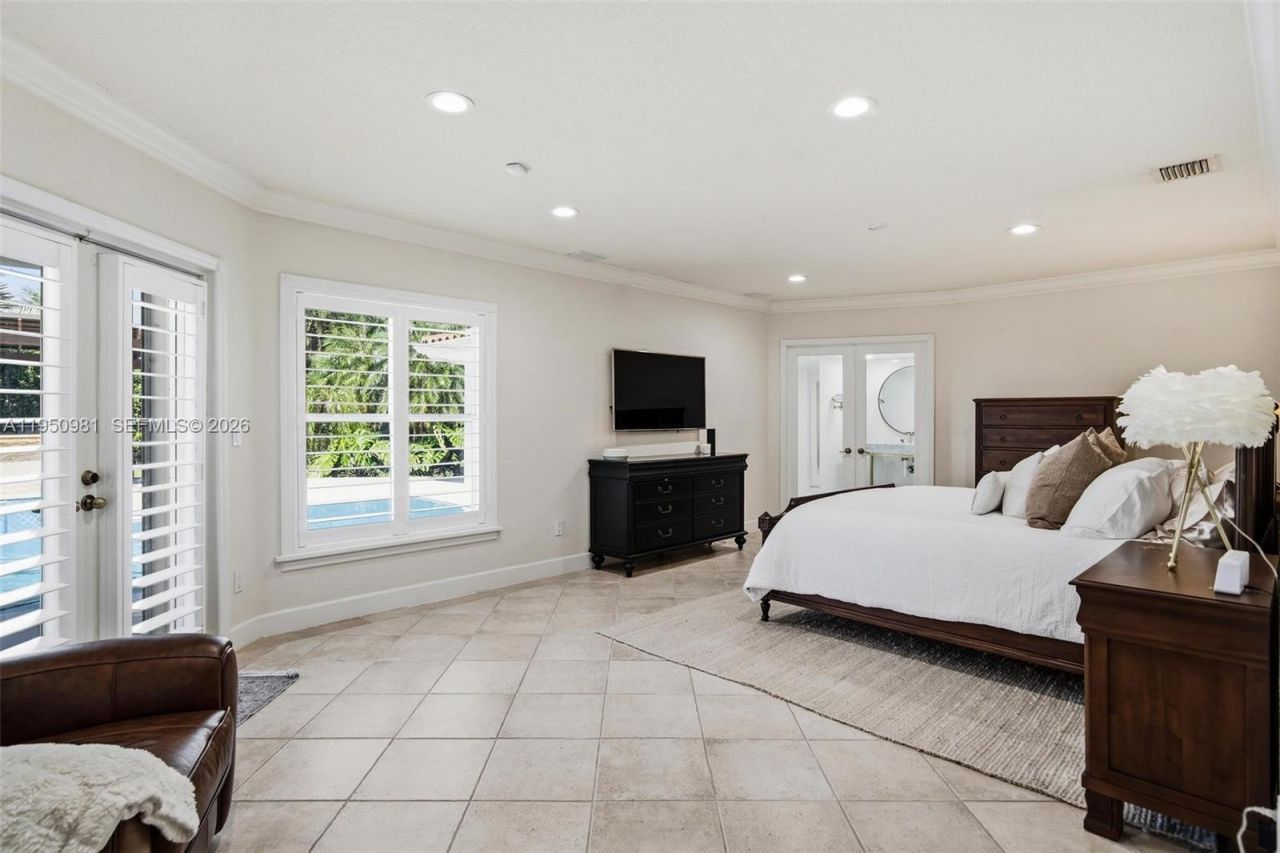 6801 SW 126th Ter, Pinecrest, FL 33156 Photo