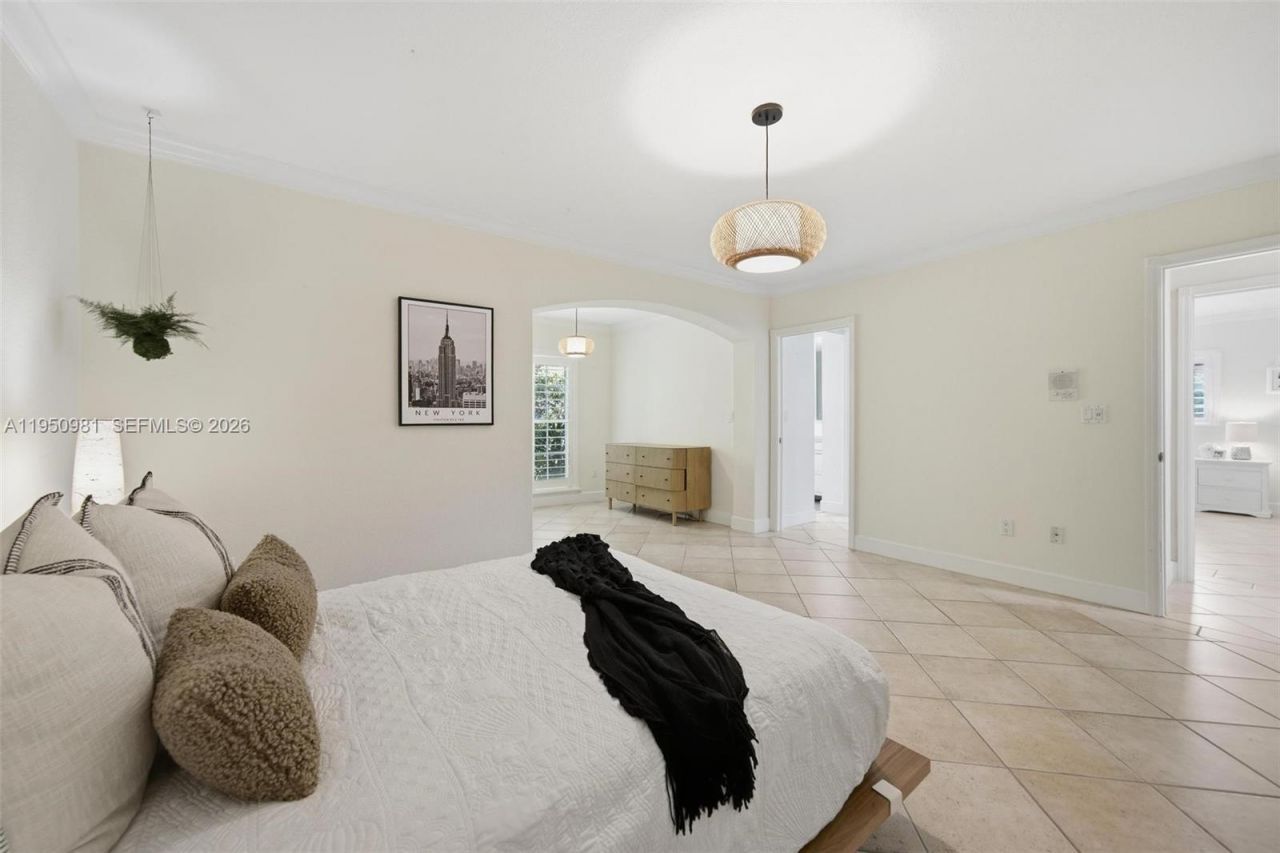 6801 SW 126th Ter, Pinecrest, FL 33156 Photo