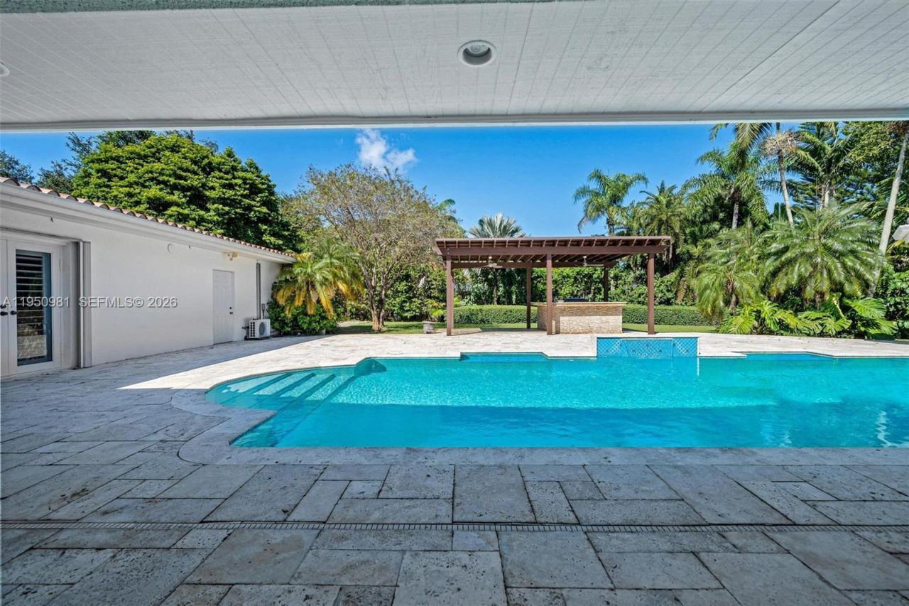 6801 SW 126th Ter, Pinecrest, FL 33156 Photo