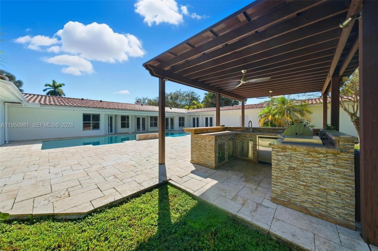 6801 SW 126th Ter, Pinecrest, FL 33156 Photo