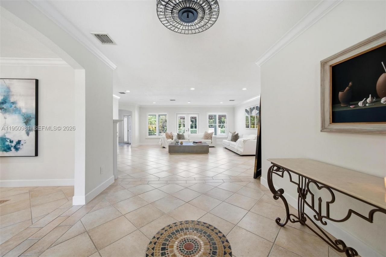 6801 SW 126th Ter, Pinecrest, FL 33156 Photo