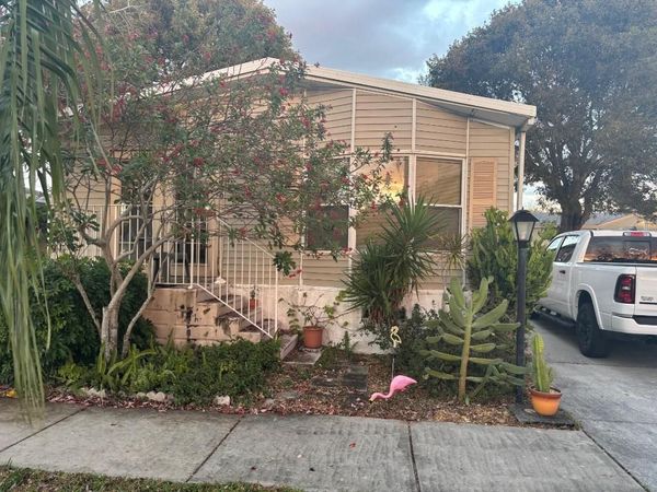 6566 NW 34th Ave Lot#H009 Avenue, Coconut Creek, FL 33073