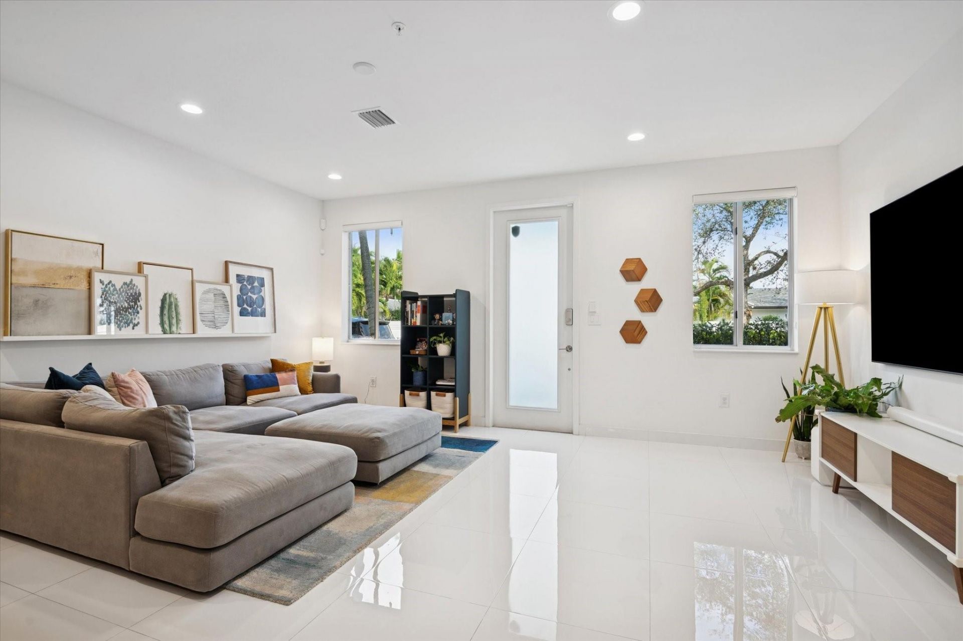 2610 NE 213th Street, Unit 110, Miami, FL 33180 Photo