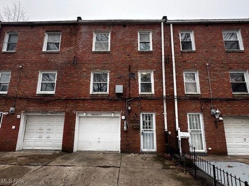 4042 Northfield Road, Highland Hills, OH 44122 Photo 1