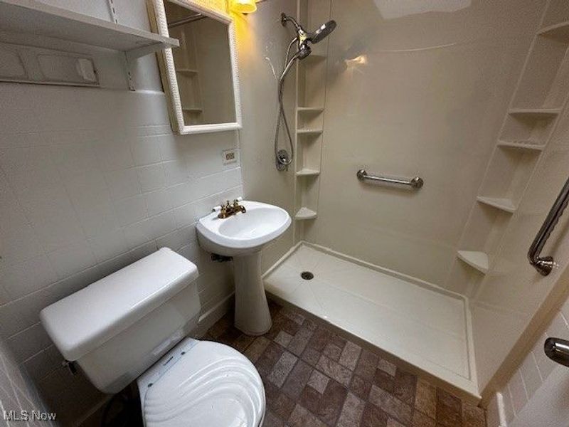 4042 Northfield Road, Highland Hills, OH 44122 Photo 13