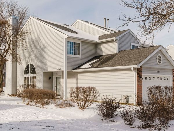 122 Brittany Drive, Streamwood, IL 60107