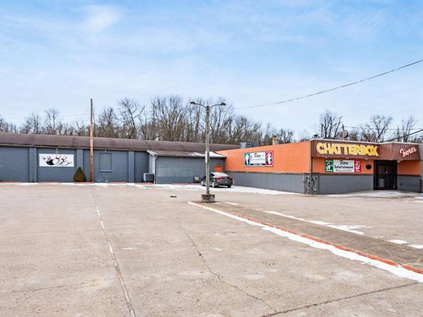 421 W Broadway Street , New Lexington, OH 43764