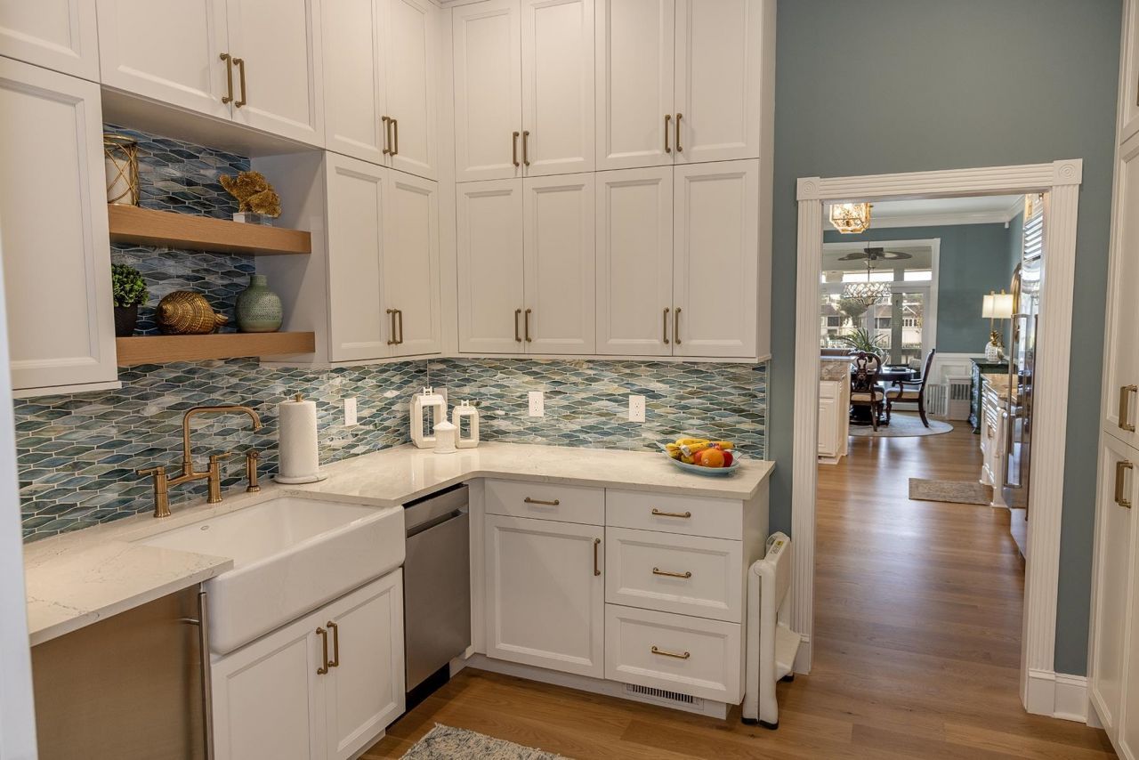 4894 Eastport Blvd.  Photo 13