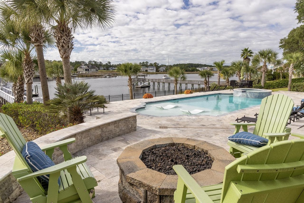 4894 Eastport Blvd.  Photo 31