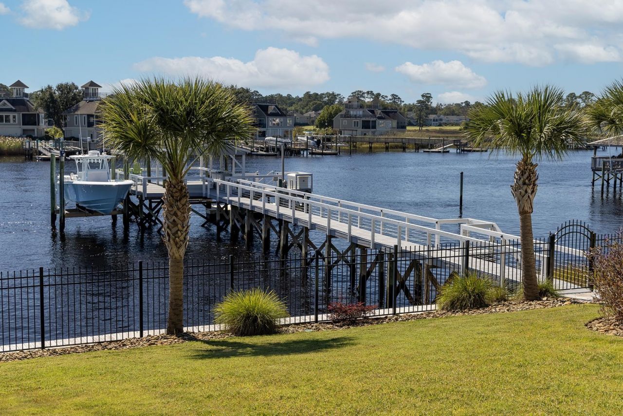 4894 Eastport Blvd.  Photo 34