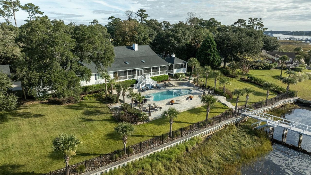 4894 Eastport Blvd.  Photo 38