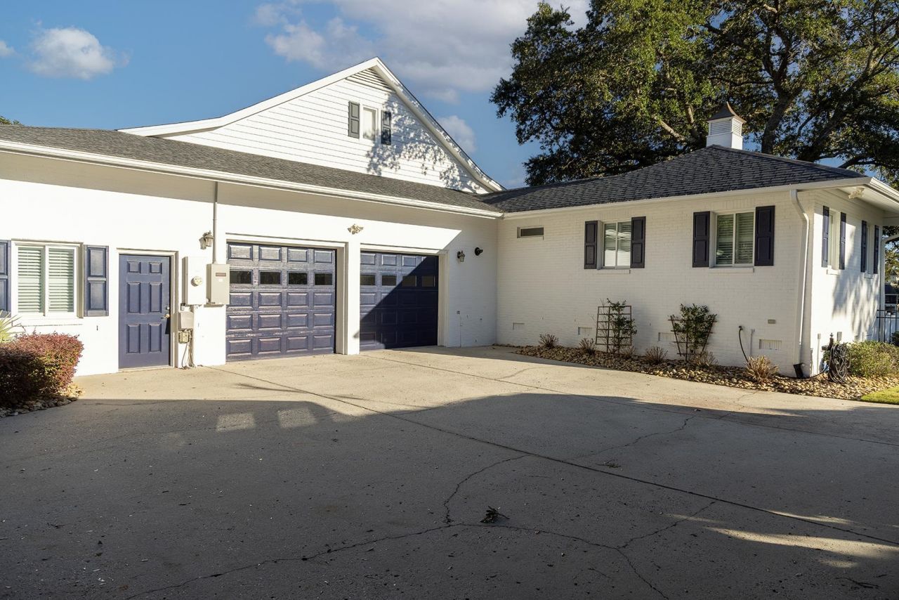 4894 Eastport Blvd.  Photo 39