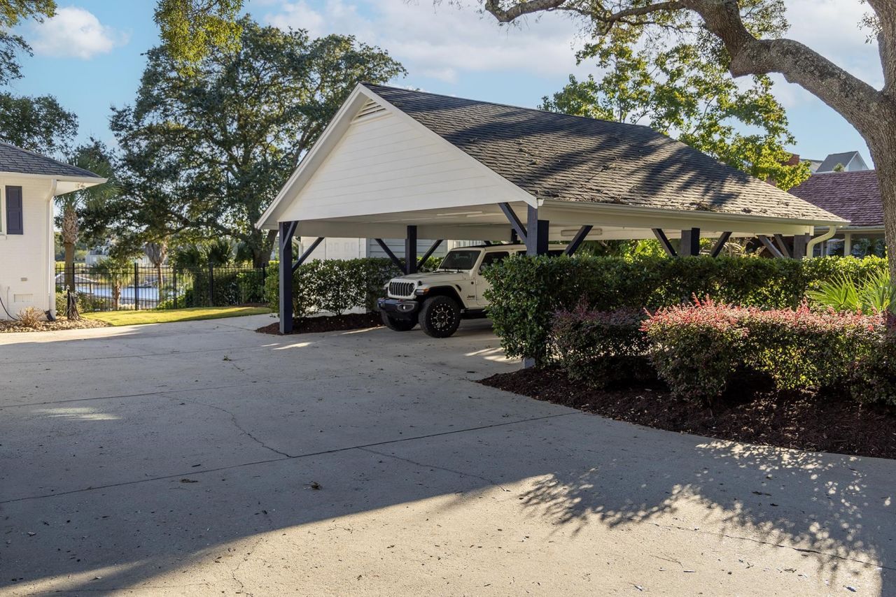 4894 Eastport Blvd.  Photo 40