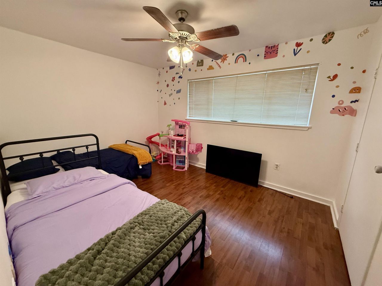 2251 Hillcrest Avenue Photo 5