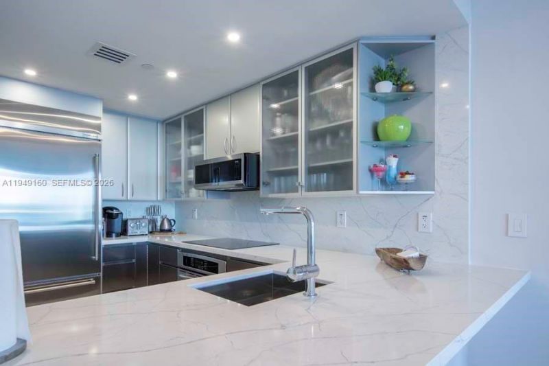 540 West Ave , Unit 411, Miami Beach, FL 33139 Photo