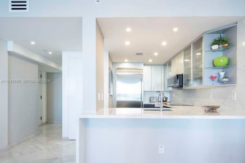 540 West Ave , Unit 411, Miami Beach, FL 33139 Photo