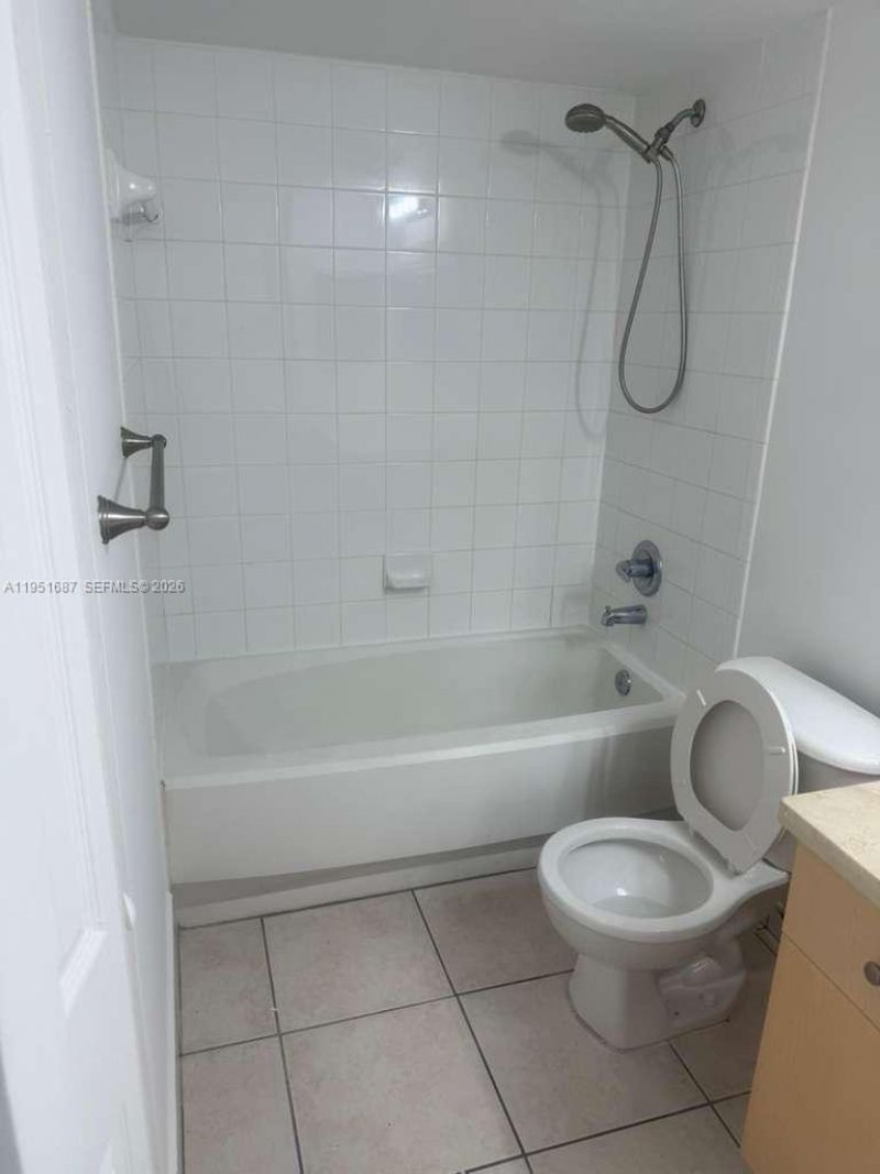 4211 San Marino Blvd, Unit 301, West Palm Beach, FL 33409 Photo