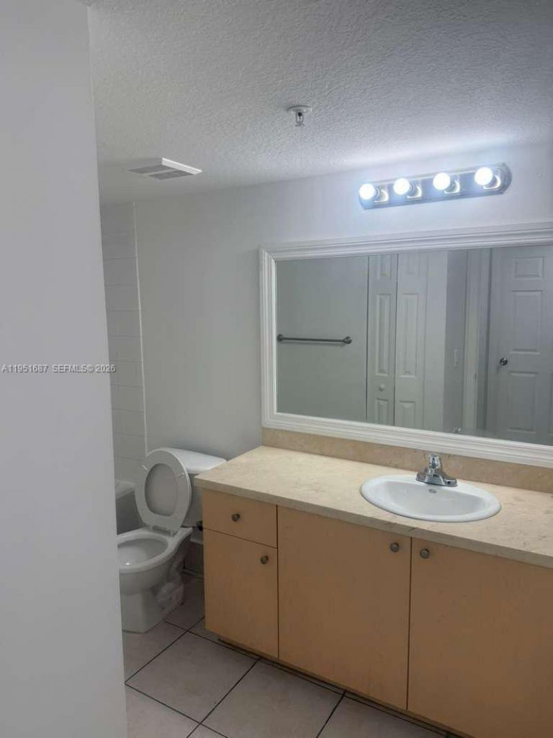 4211 San Marino Blvd, Unit 301, West Palm Beach, FL 33409 Photo