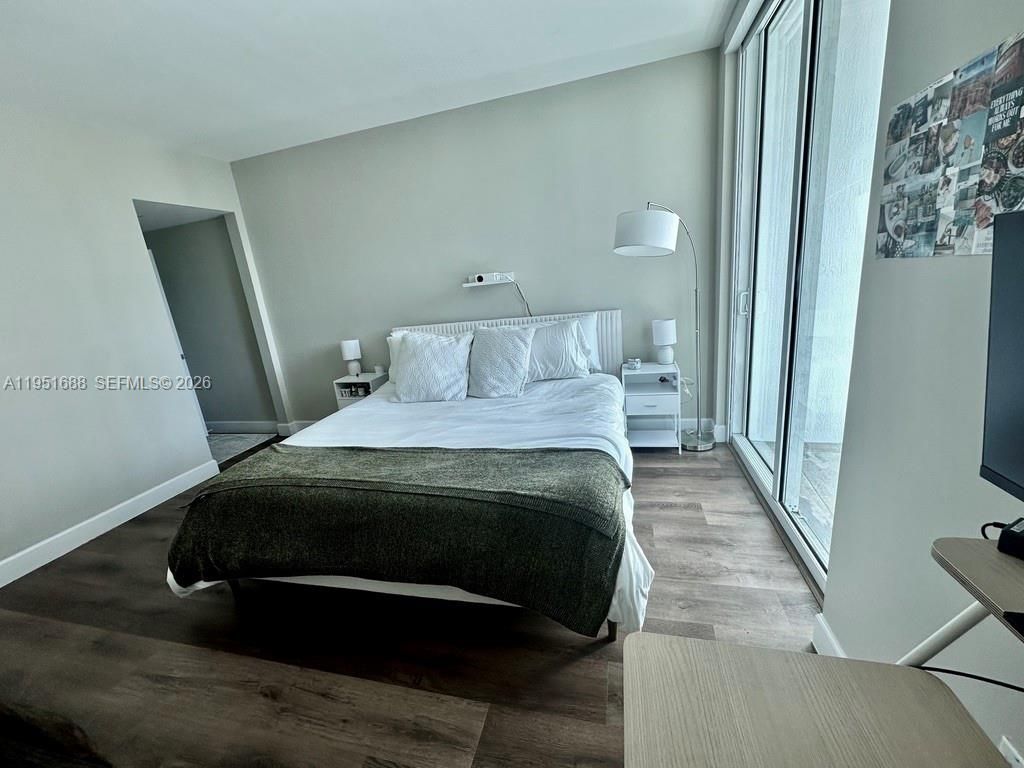 950 Brickell Bay Dr, Unit 1905, Miami, FL 33131 Photo