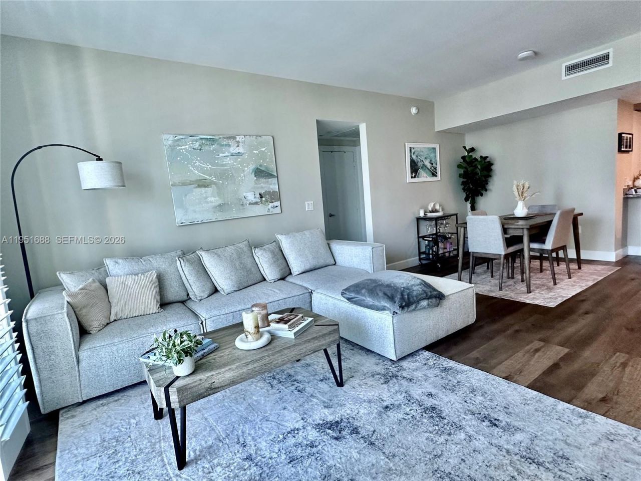 950 Brickell Bay Dr, Unit 1905, Miami, FL 33131 Photo