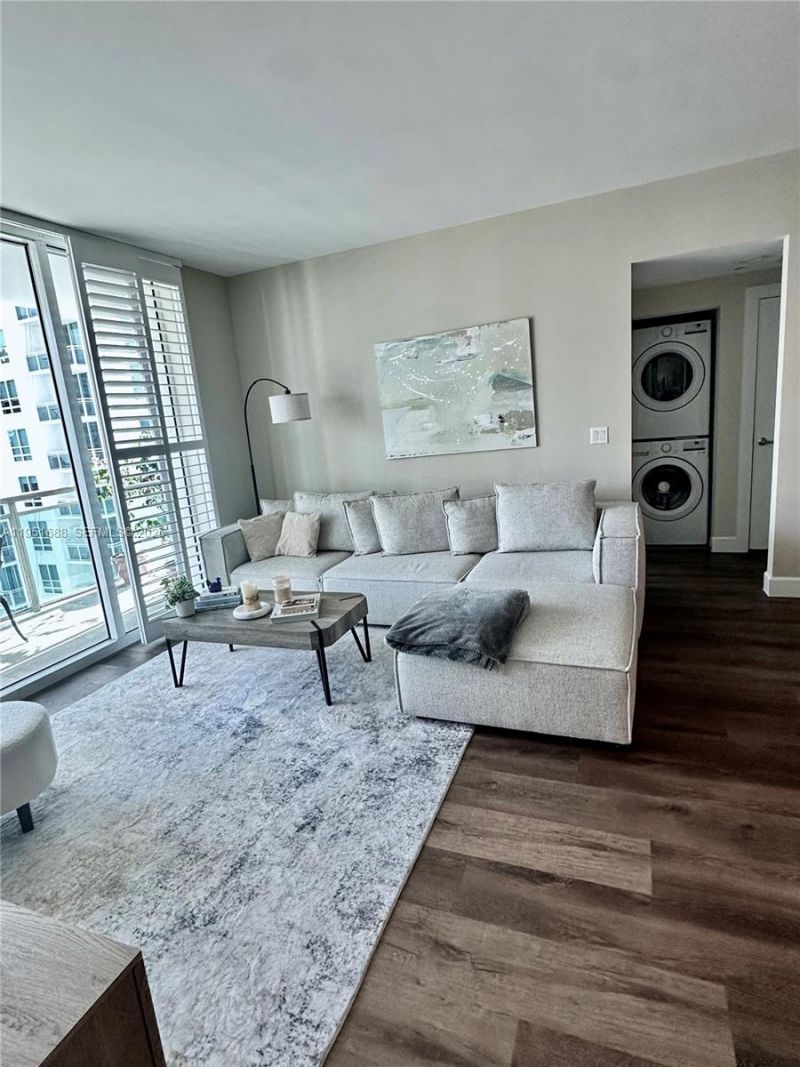 950 Brickell Bay Dr, Unit 1905, Miami, FL 33131 Photo