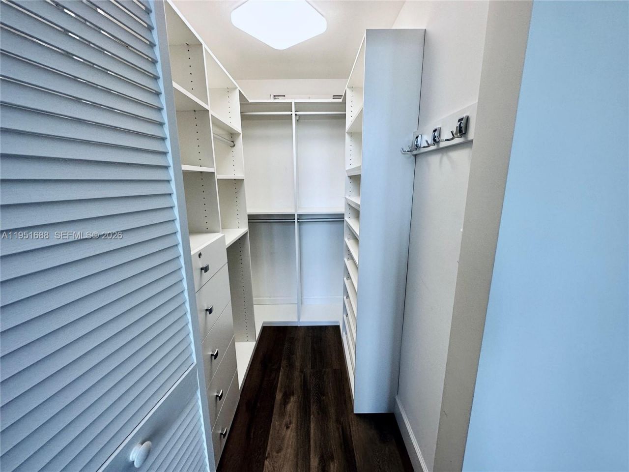 950 Brickell Bay Dr, Unit 1905, Miami, FL 33131 Photo