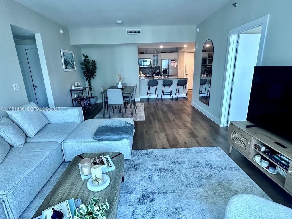 950 Brickell Bay Dr, Unit 1905, Miami, FL 33131 Photo