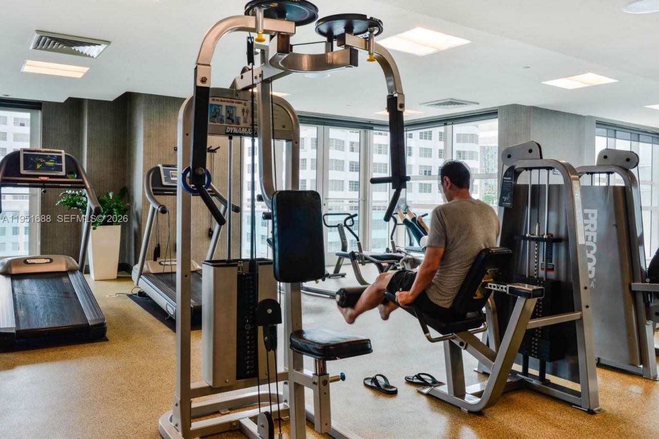 950 Brickell Bay Dr, Unit 1905, Miami, FL 33131 Photo