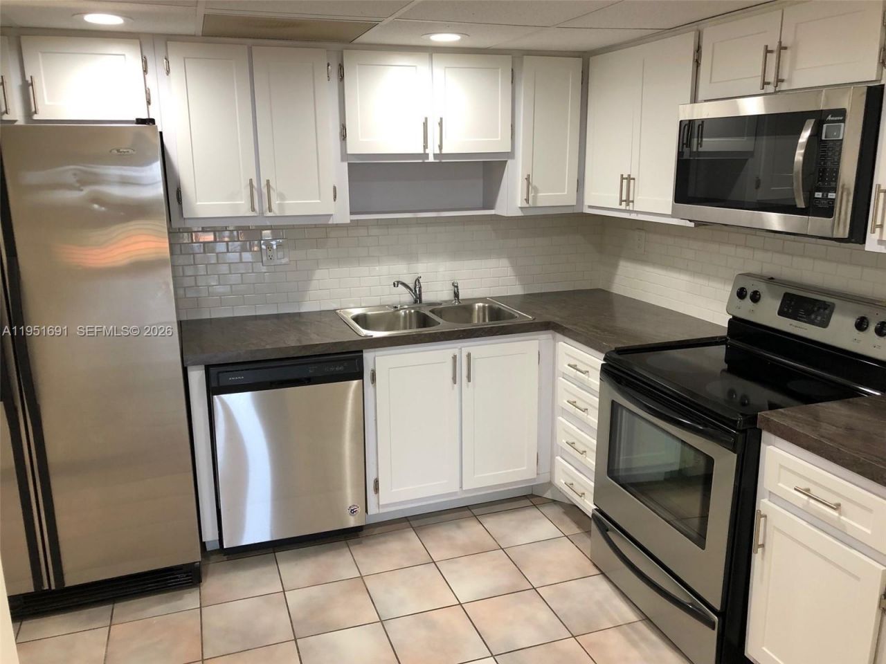 20840 San Simeon Way , Unit 702, Miami, FL 33179 Photo