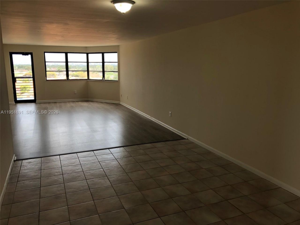 20840 San Simeon Way , Unit 702, Miami, FL 33179 Photo