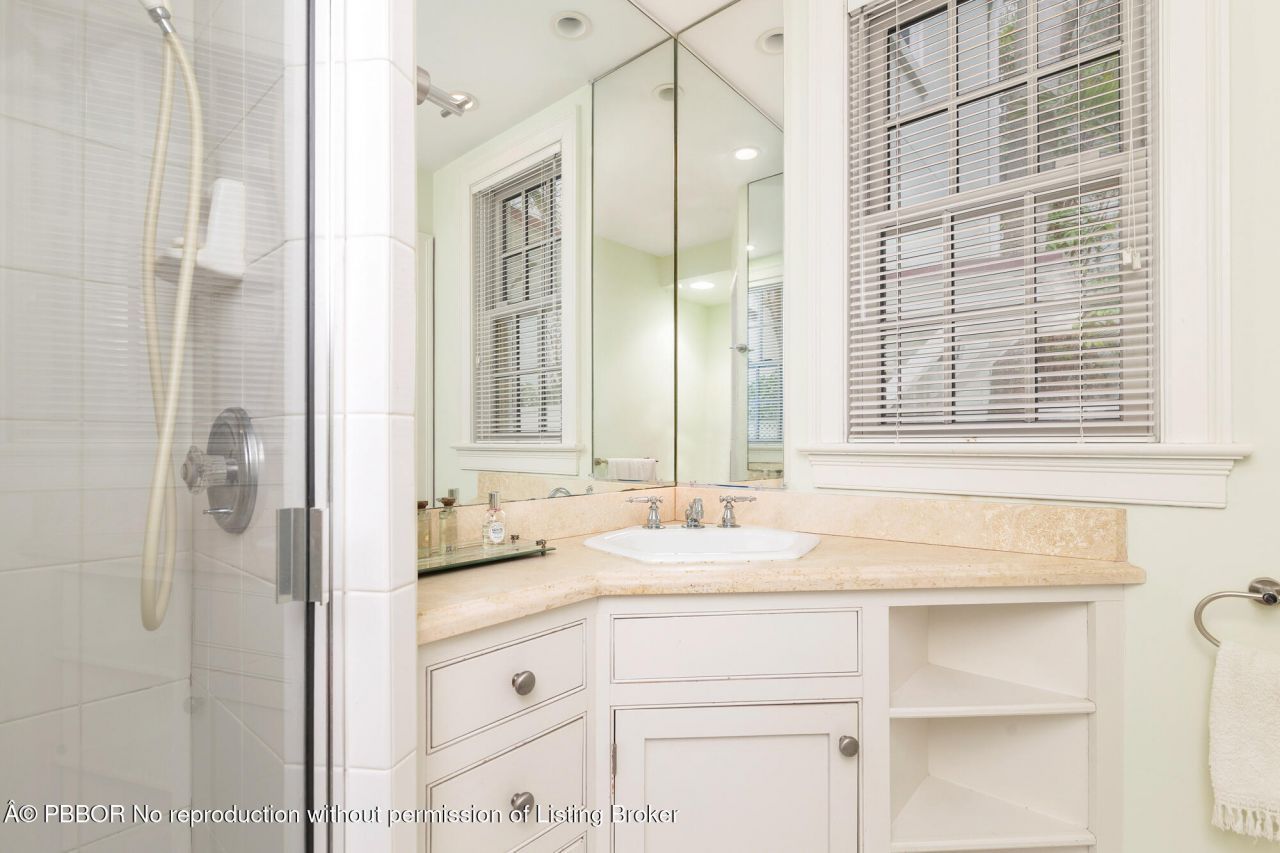 224 Phipps Plaza, Palm Beach, FL 33480 Photo