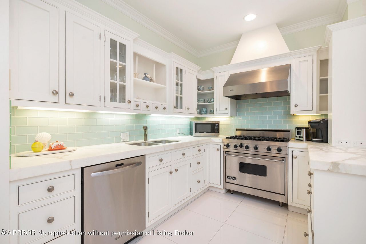 224 Phipps Plaza, Palm Beach, FL 33480 Photo