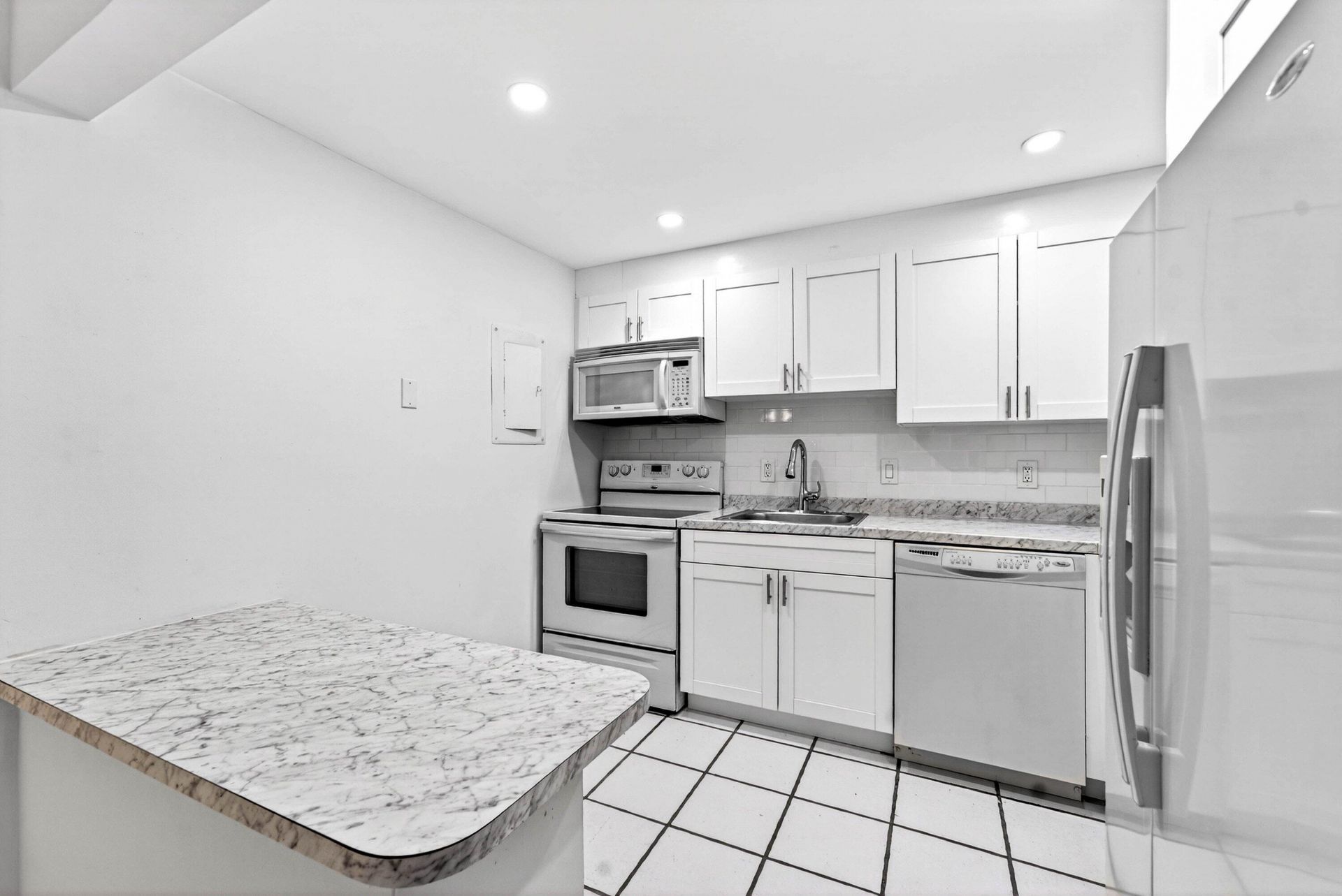 1681 NW 70th Avenue, Unit 102, Plantation, FL 33313 Photo