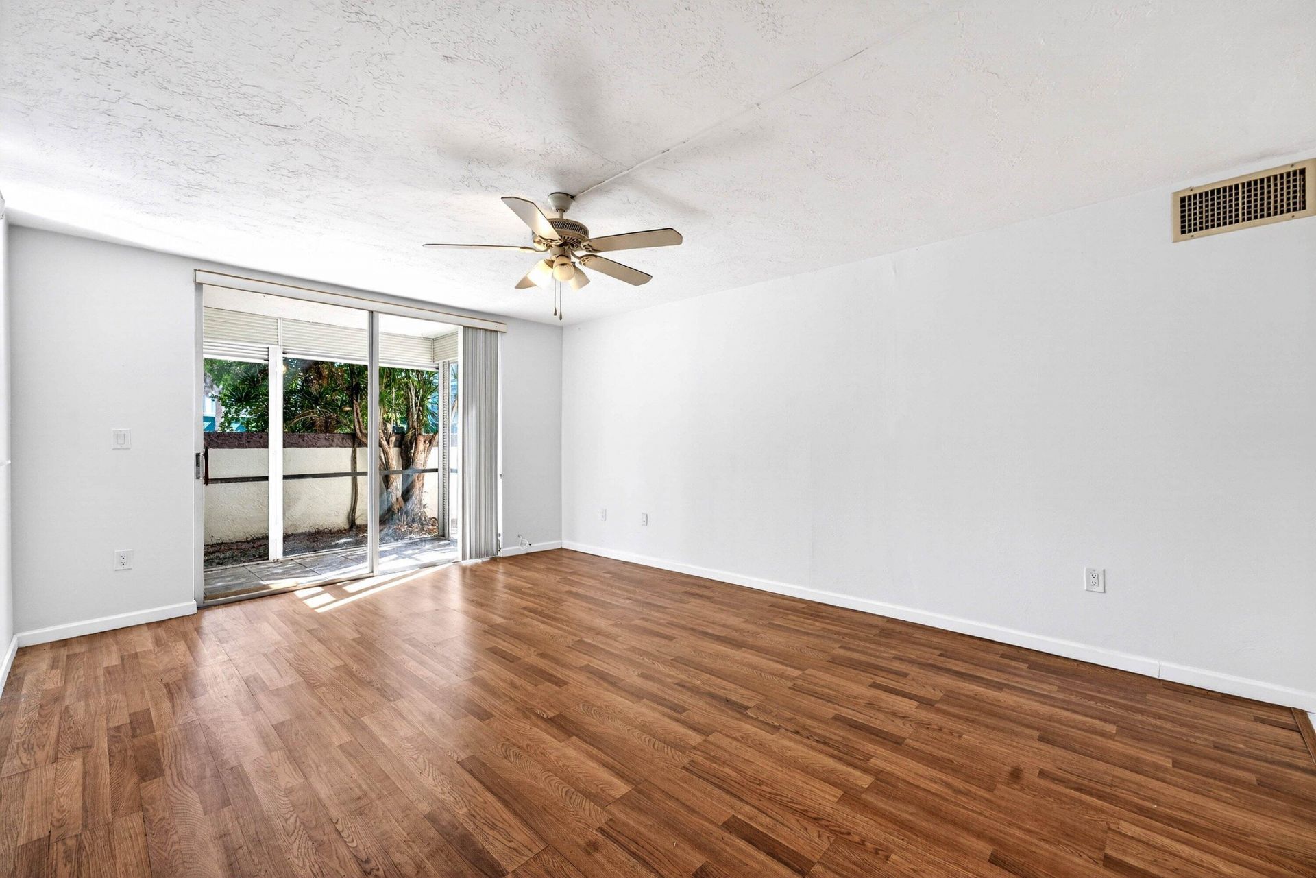 1681 NW 70th Avenue, Unit 102, Plantation, FL 33313 Photo