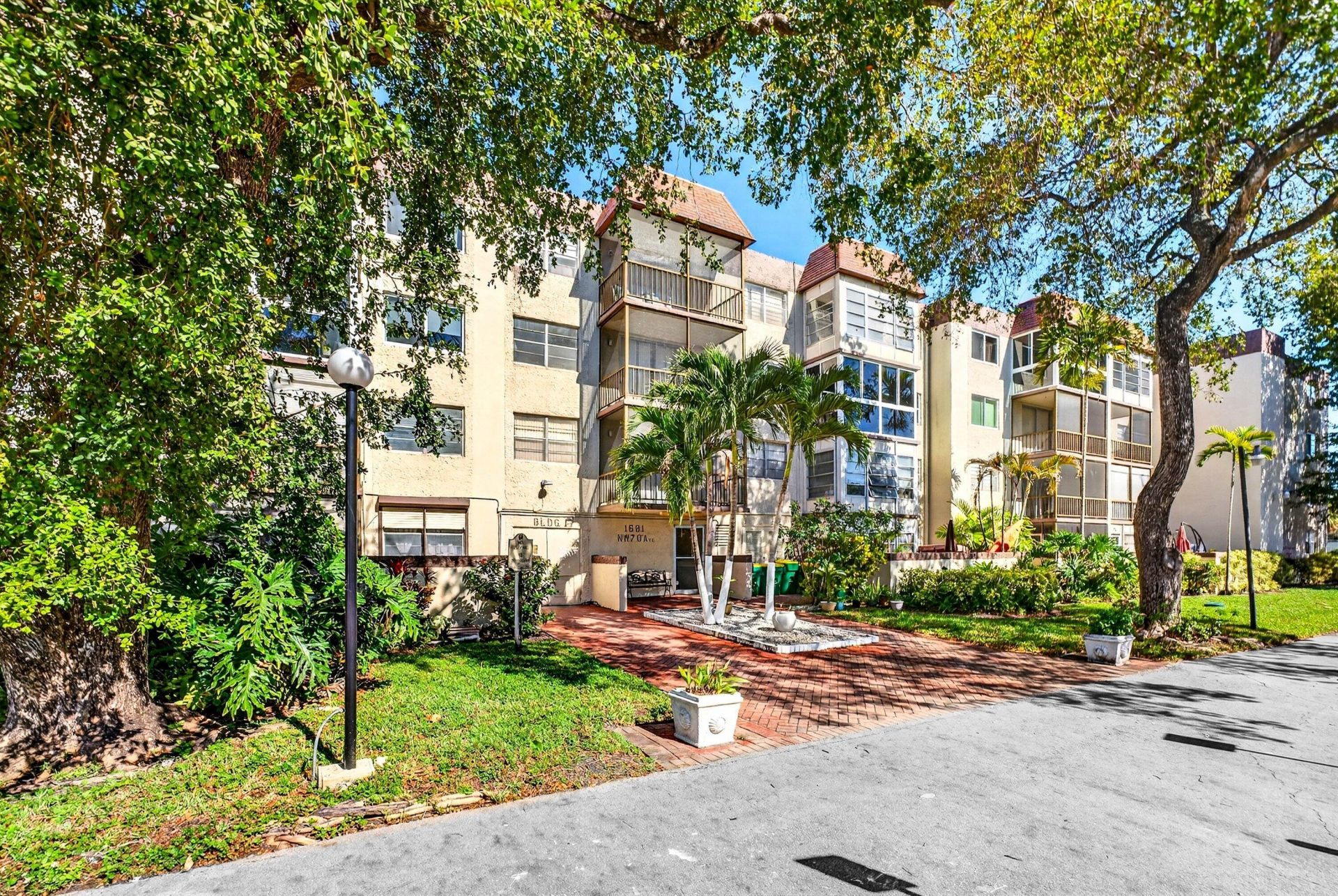 1681 NW 70th Avenue, Unit 102, Plantation, FL 33313 Photo