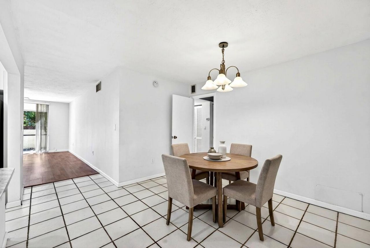 1681 NW 70th Avenue, Unit 102, Plantation, FL 33313 Photo